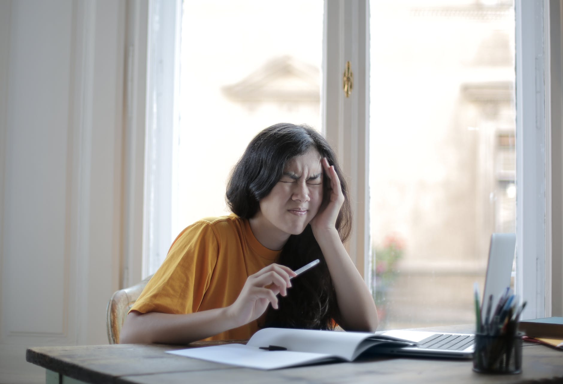 Is Poor Posture Giving You Headaches and Back Pain? Is Poor Posture Giving You Headaches and Back Pain?